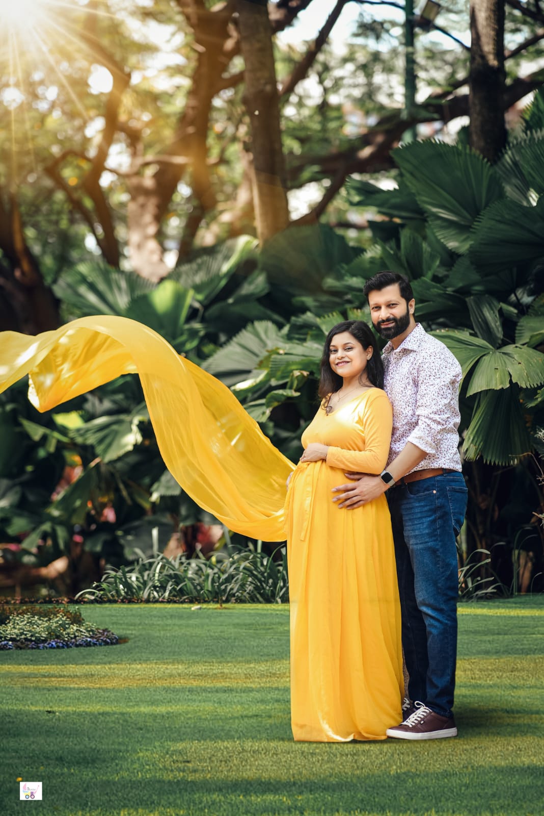 Awww Luxury Maternity Shoot Package - Advance Package